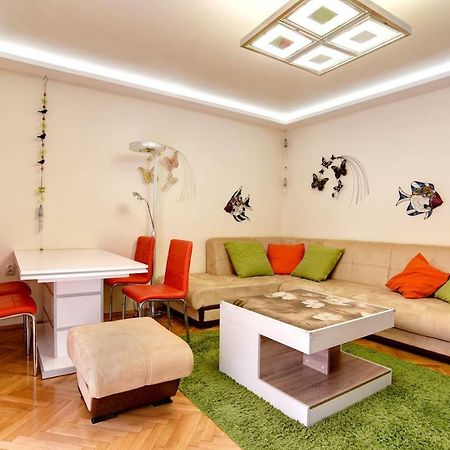 Spacious And Stylish Apartment In The Heart Of Sofia Plus Parking Exterior foto