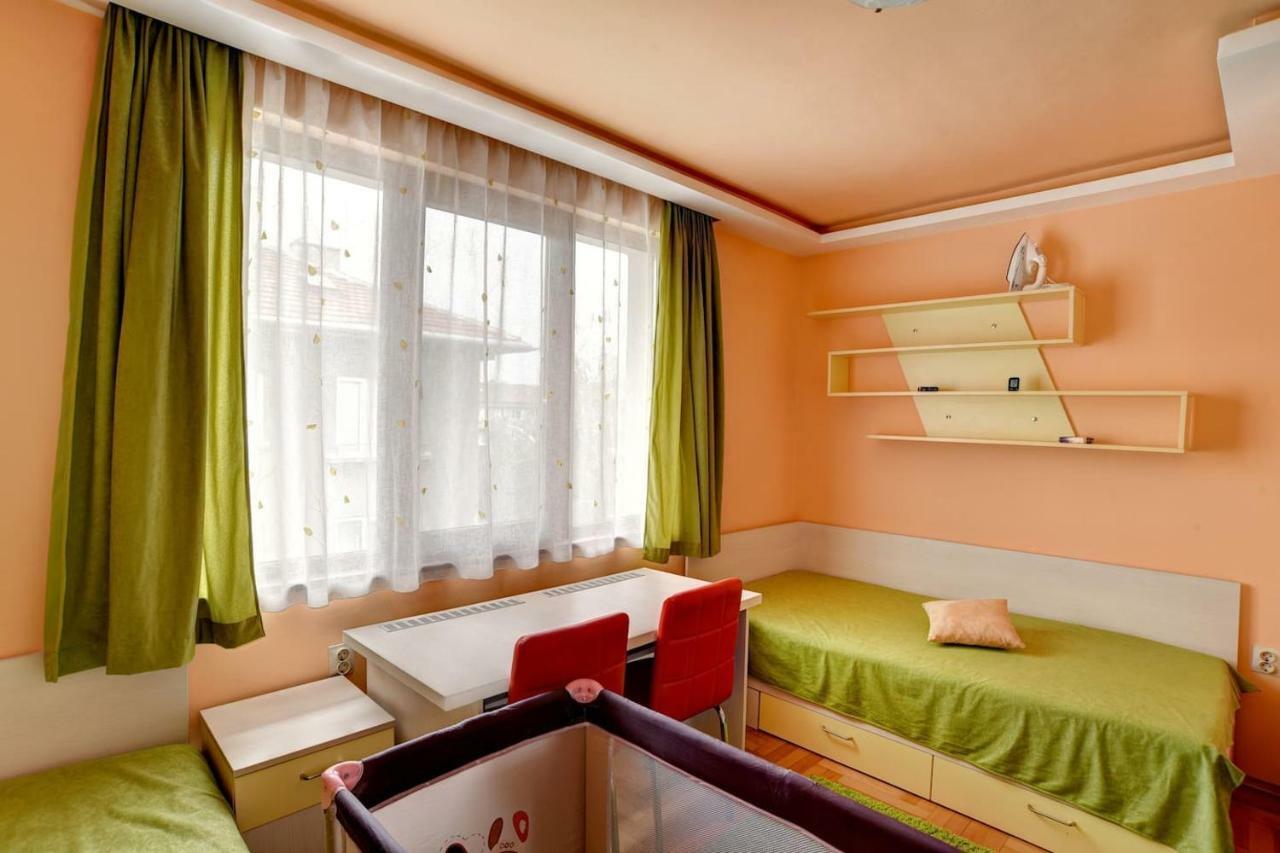 Spacious And Stylish Apartment In The Heart Of Sofia Plus Parking Exterior foto