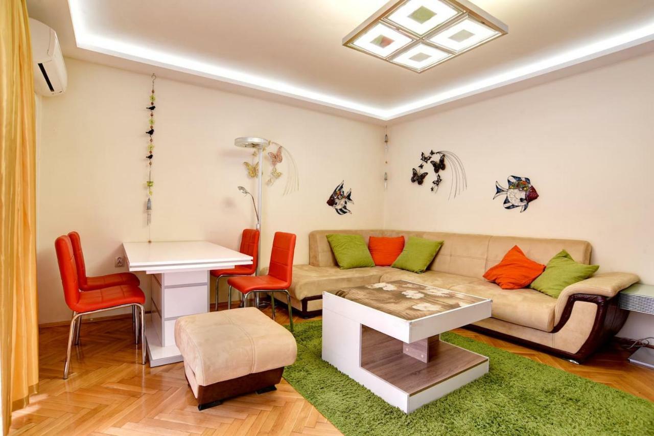 Spacious And Stylish Apartment In The Heart Of Sofia Plus Parking Exterior foto