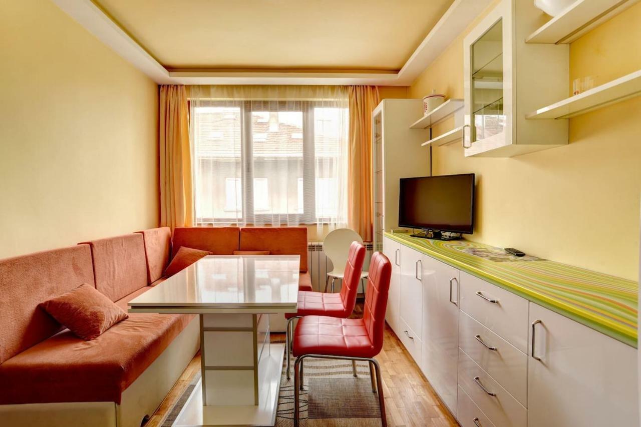 Spacious And Stylish Apartment In The Heart Of Sofia Plus Parking Exterior foto
